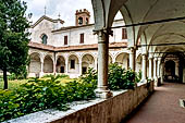 Abbazia olivetana di San Nicola - Rodengo, Lombardia. Il chiostro del '400. 